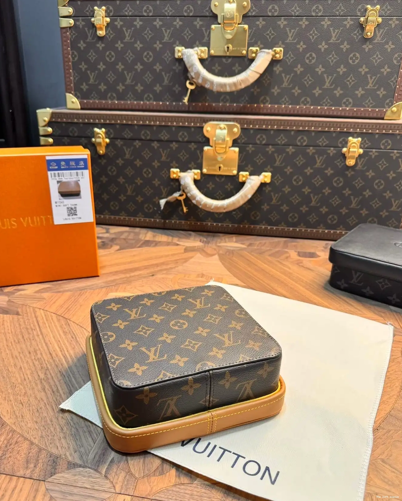 YELLOW SQUARE JEWELRY LV BOX CUSTOM 0608